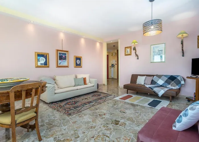 Lucilla Home - Apt Con Wifi Nel Cuore Di Udine